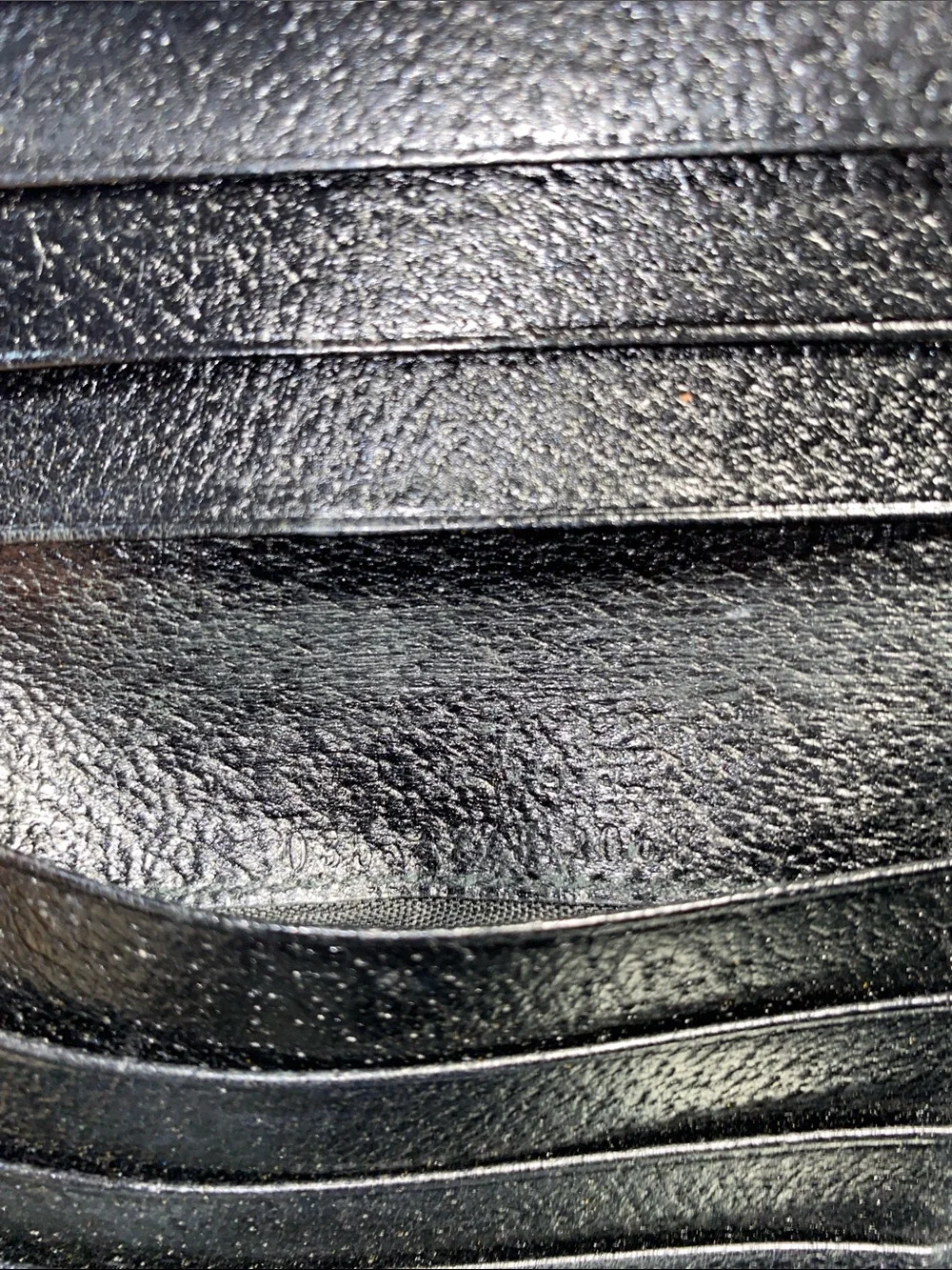 Authentic Gucci black textured leather Wallet - Picture 11 of 15